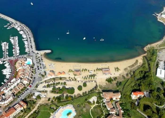 A 50 M De La Et Du Port ! Apartment Gassin